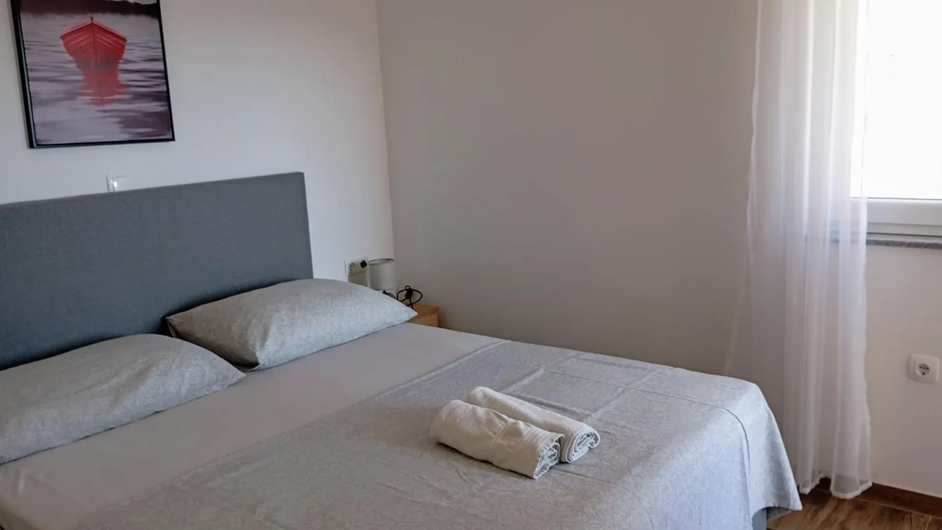 Immaculate 2-Bed Apartment In Okrug Gornji Traù
